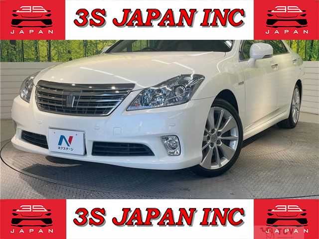 2011 Toyota Crown Hybrid