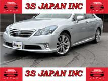 2011 Toyota Crown Hybrid