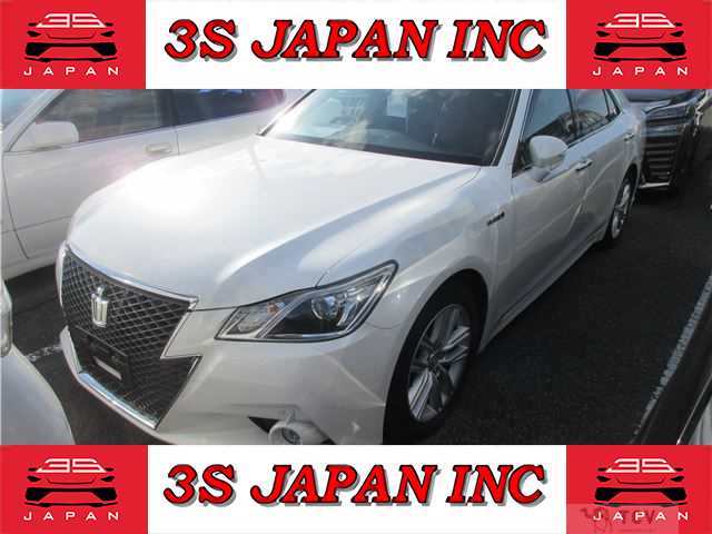 2013 Toyota Crown Hybrid
