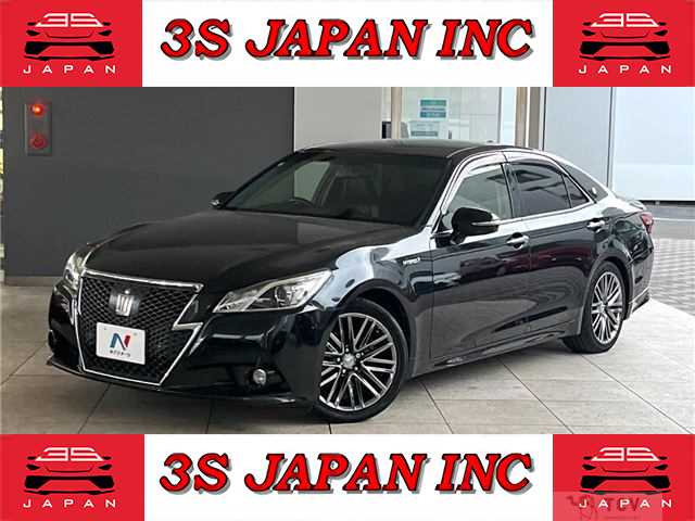 2013 Toyota Crown Hybrid