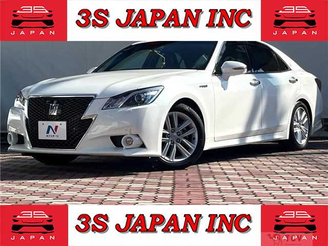 2014 Toyota Crown Hybrid
