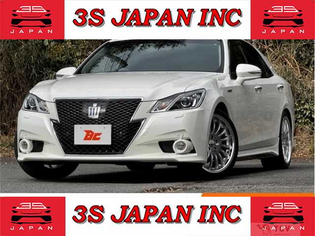 2013 Toyota Crown Hybrid