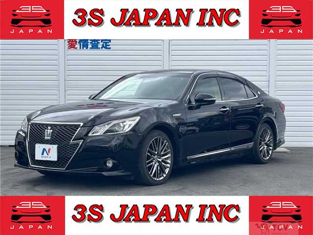 2013 Toyota Crown Hybrid