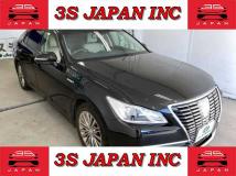 2015 Toyota Crown Hybrid
