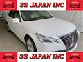 2013 Toyota Crown Hybrid