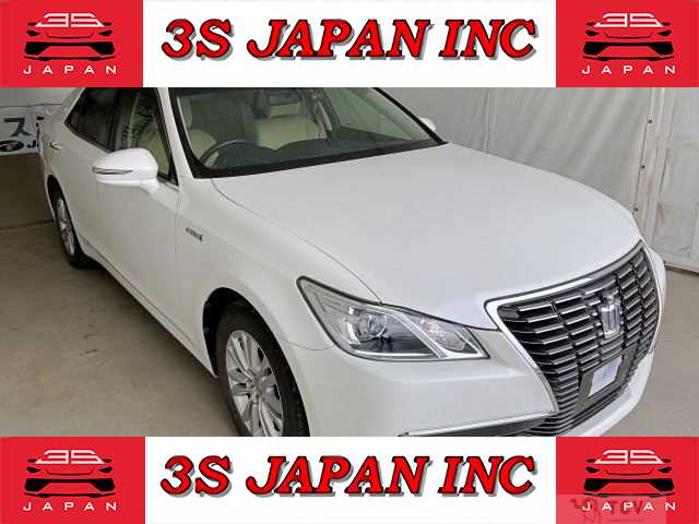 2013 Toyota Crown Hybrid