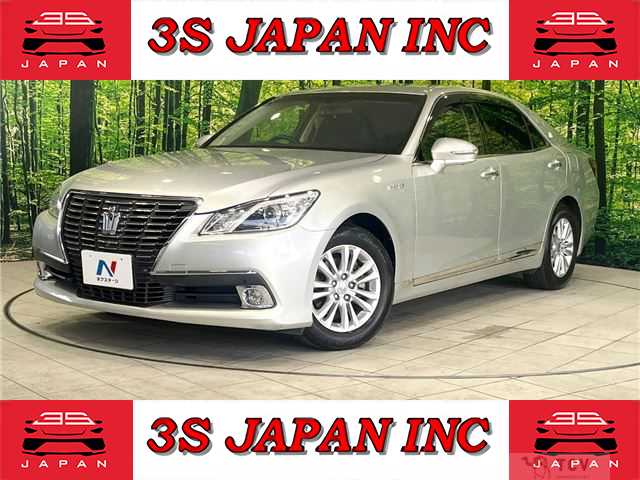 2013 Toyota Crown Hybrid