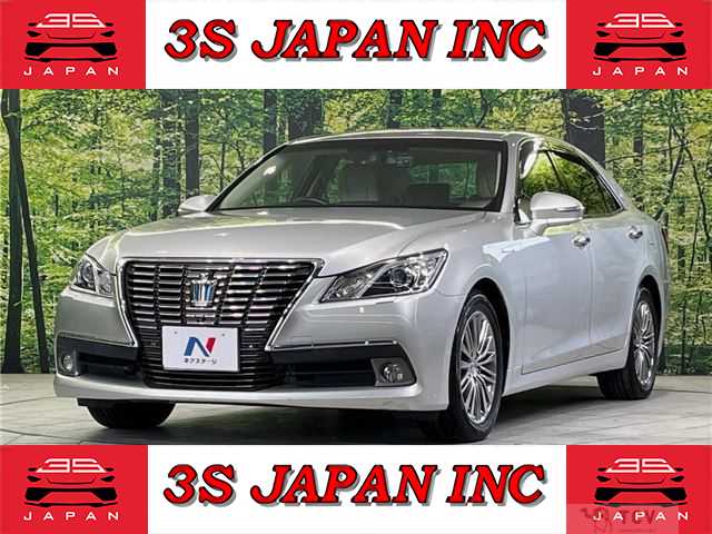 2013 Toyota Crown Hybrid