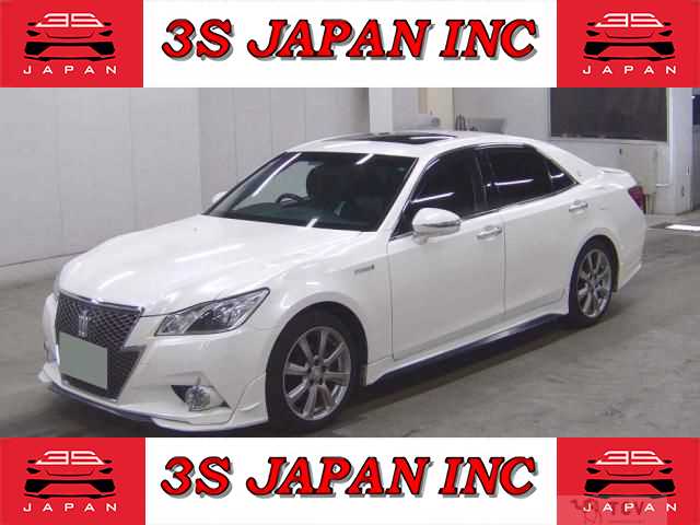 2013 Toyota Crown Hybrid