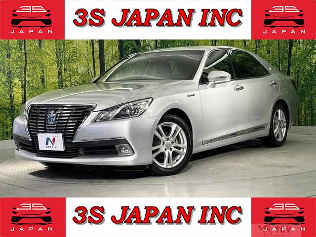 2013 Toyota Crown Hybrid