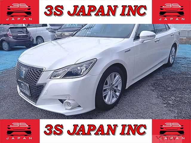 2013 Toyota Crown Hybrid