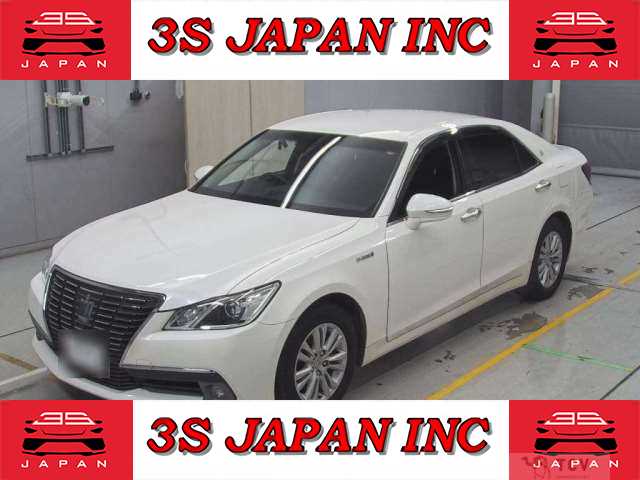 2014 Toyota Crown Hybrid