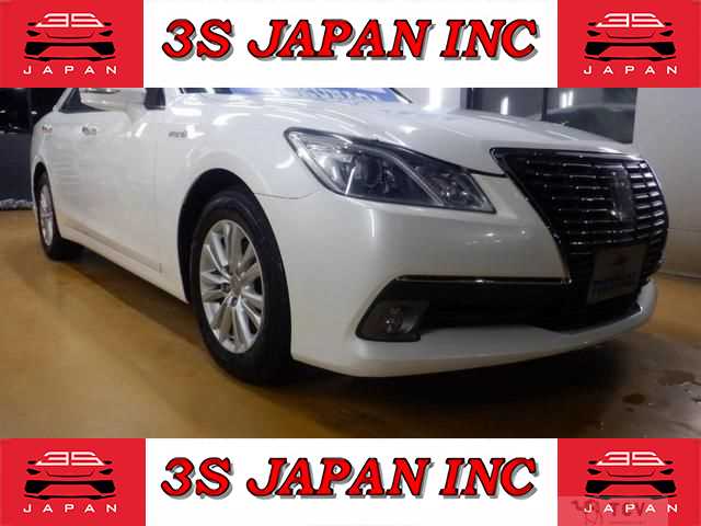 2014 Toyota Crown Hybrid