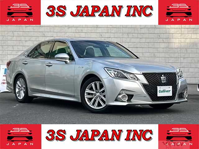 2013 Toyota Crown Hybrid