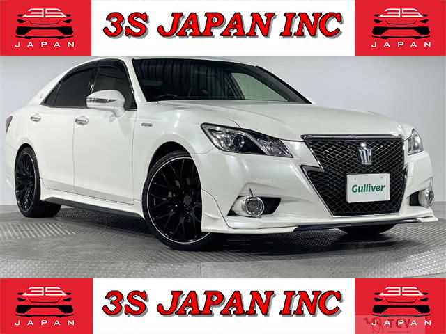 2013 Toyota Crown Hybrid