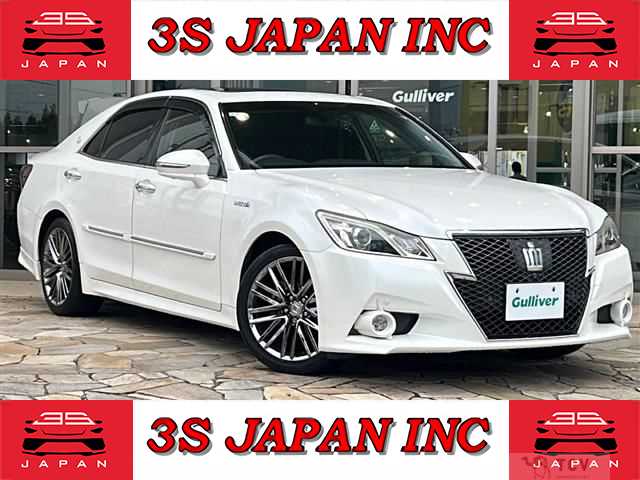 2013 Toyota Crown Hybrid