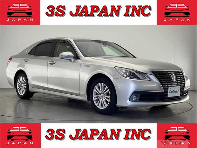 2013 Toyota Crown Hybrid