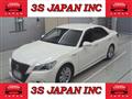 2013 Toyota Crown Hybrid