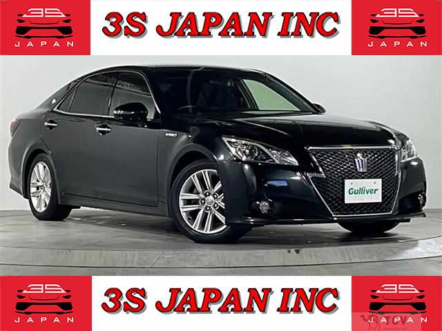 2013 Toyota Crown Hybrid