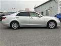 2013 Toyota Crown Hybrid