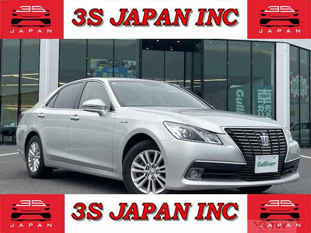 2013 Toyota Crown Hybrid