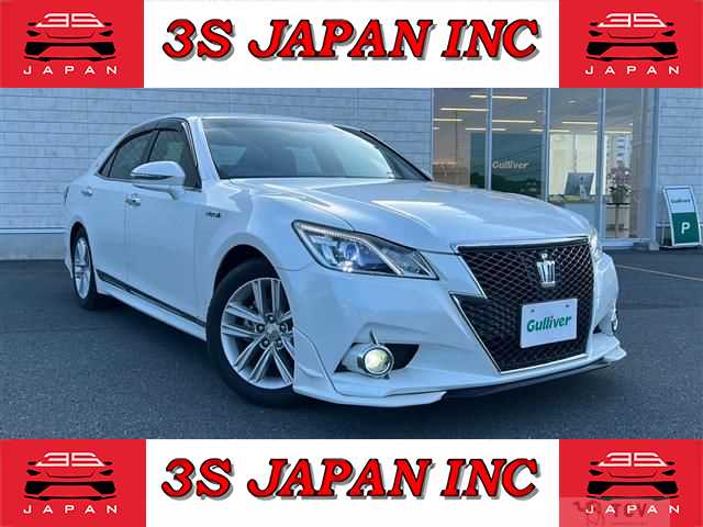 2013 Toyota Crown Hybrid