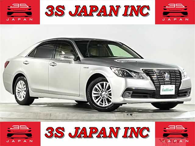 2013 Toyota Crown Hybrid