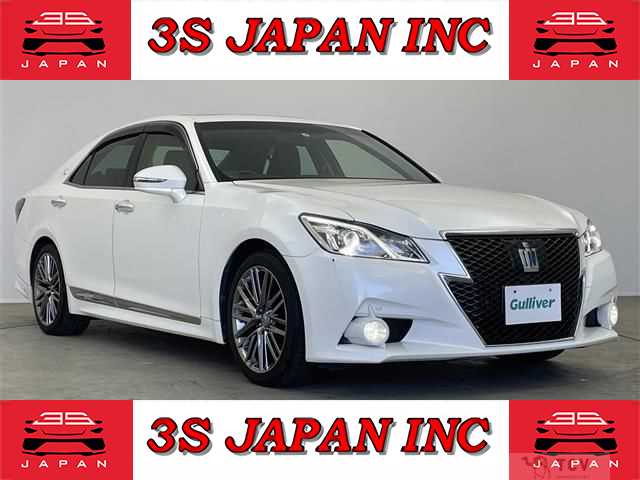 2013 Toyota Crown Hybrid