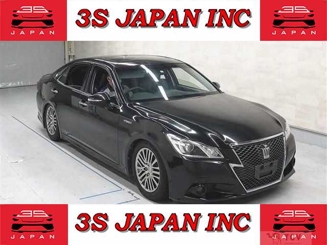 2013 Toyota Crown Hybrid
