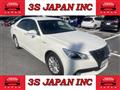 2013 Toyota Crown Hybrid
