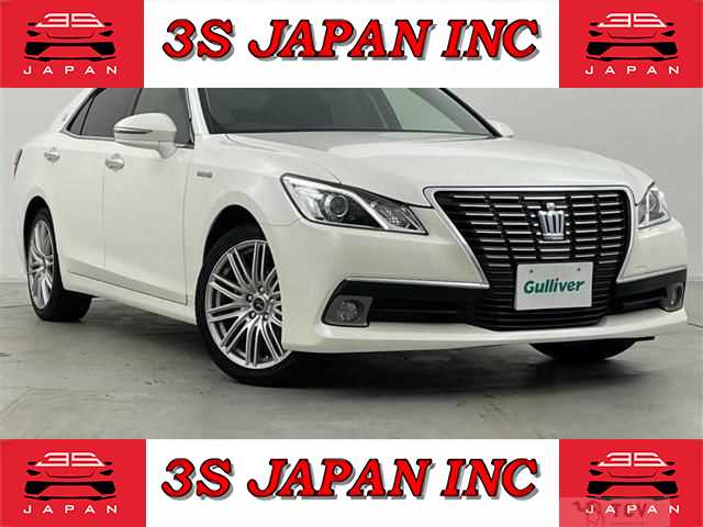 2013 Toyota Crown Hybrid