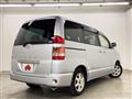 2003 Toyota Noah