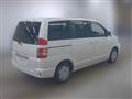 2004 Toyota Noah