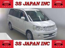 2004 Toyota Noah