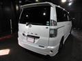 2005 Toyota Noah