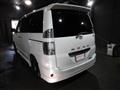 2005 Toyota Noah
