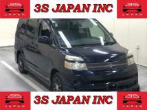 2004 Toyota Voxy