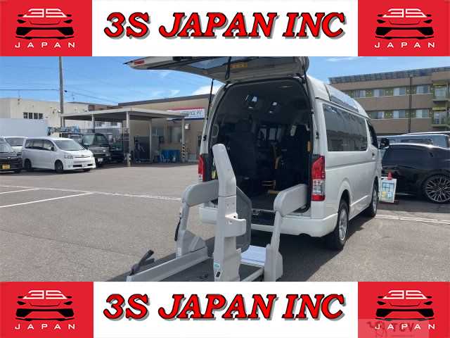 2015 Toyota Regiusace Van