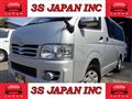2004 Toyota Hiace Van