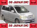 2005 Toyota Noah