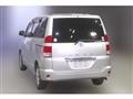 2005 Toyota Noah