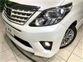 2013 Toyota Alphard