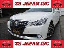 2014 Toyota Crown Majesta
