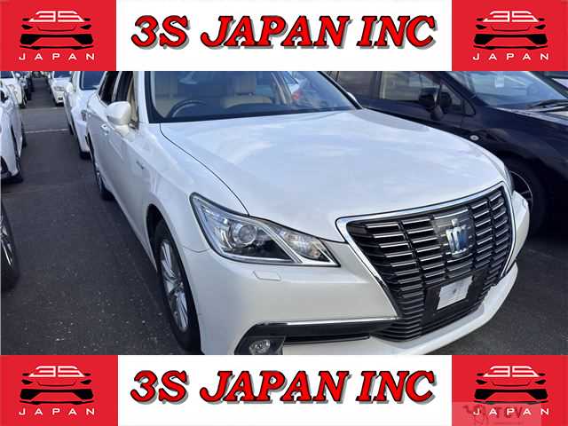 2015 Toyota Crown Hybrid