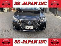 2013 Toyota Crown Hybrid