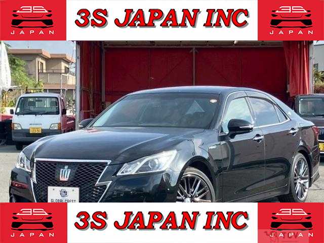 2013 Toyota Crown Hybrid