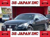 2013 Toyota Crown Hybrid