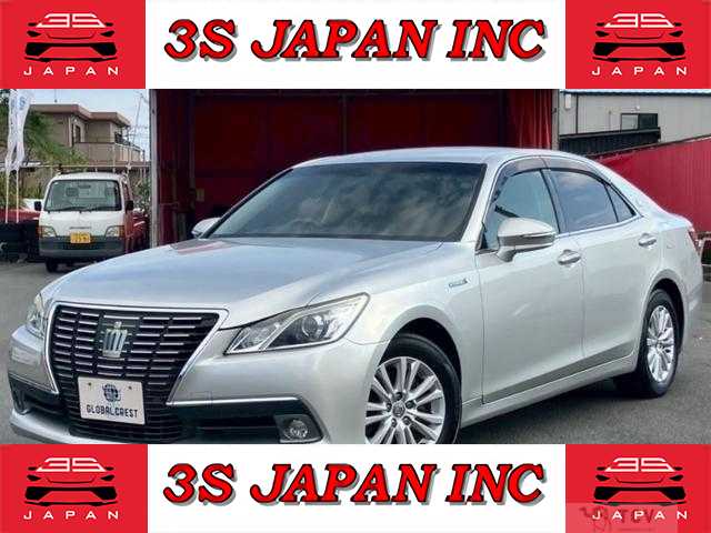 2013 Toyota Crown Hybrid