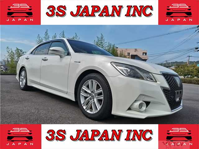 2013 Toyota Crown Hybrid