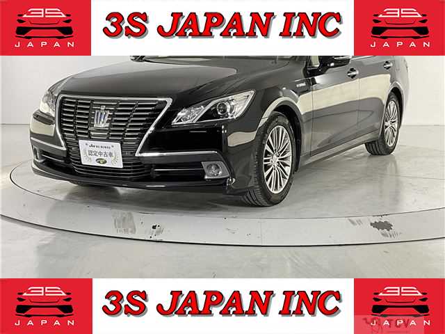 2013 Toyota Crown Hybrid